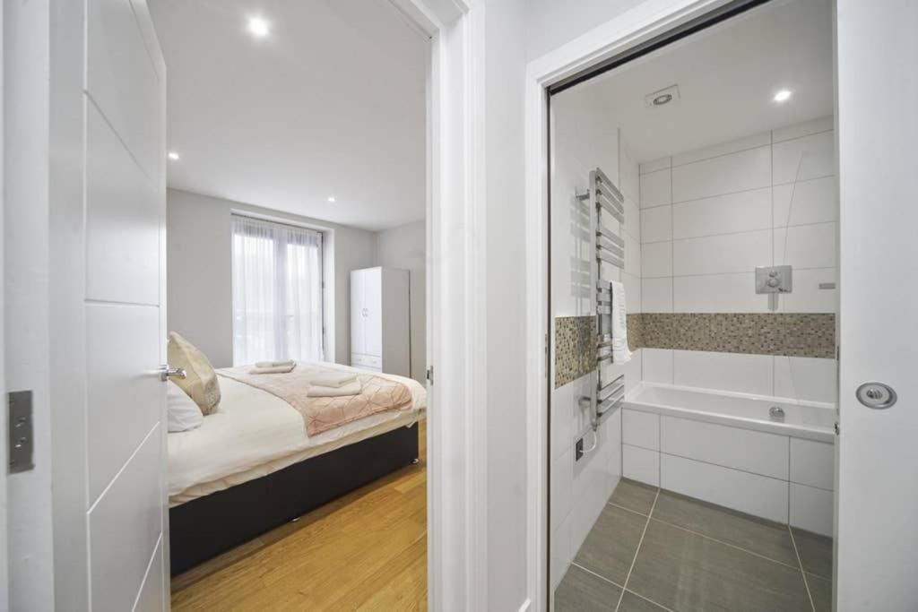 Flat 3 Bridge House Apartamento Staines-upon-Thames Exterior foto