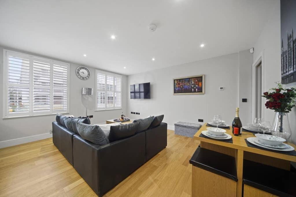 Flat 3 Bridge House Apartamento Staines-upon-Thames Exterior foto